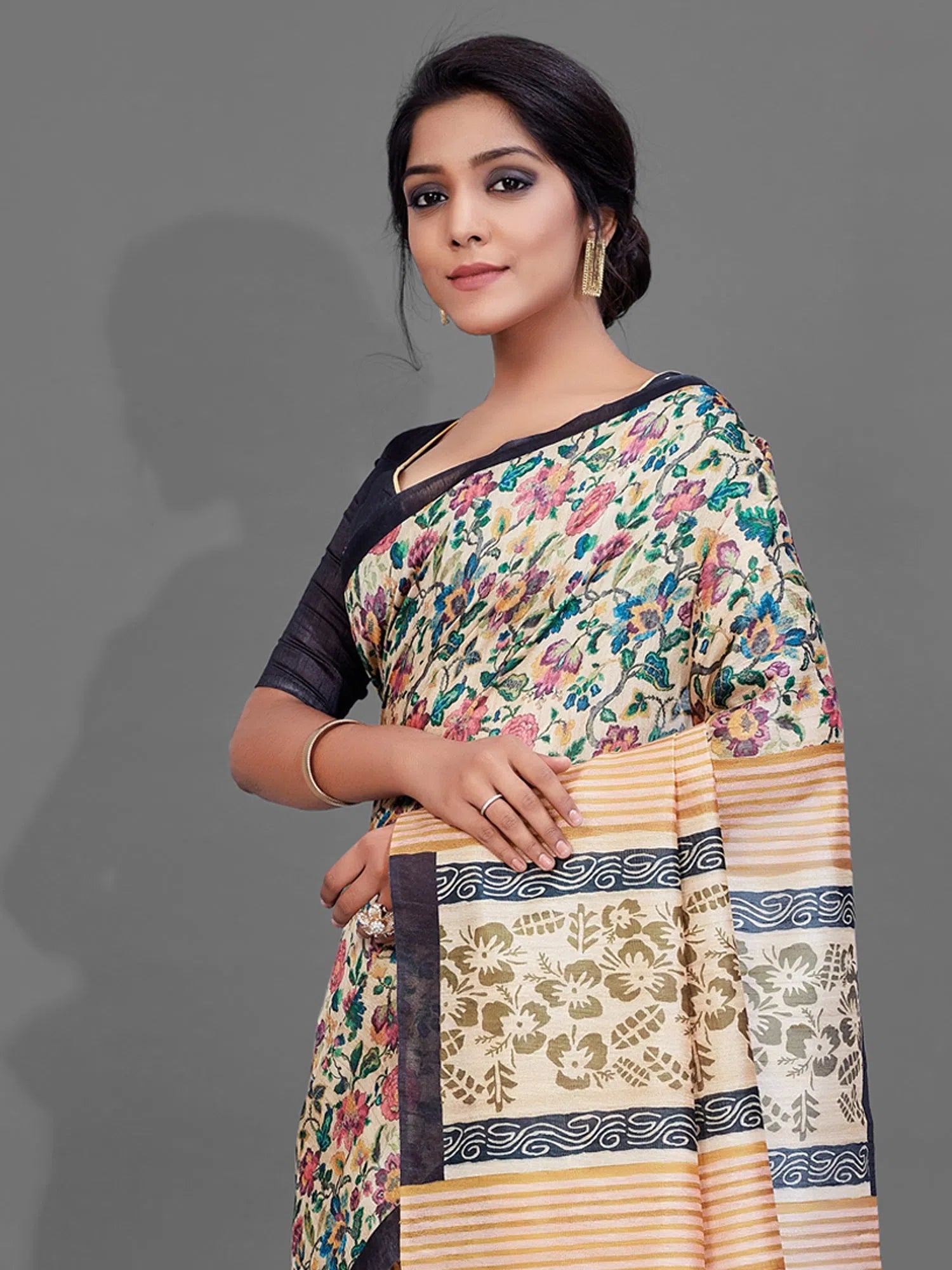 Saree Mall Women's Manipuri Cream Digital Print Designer Saree With Blouse Piece-KLMK16H Chic Square Blouse Saree Mall Women's Manipuri Cream Digital Print Designer Saree With Blouse Piece-KLMK16H Chic Square Blouse