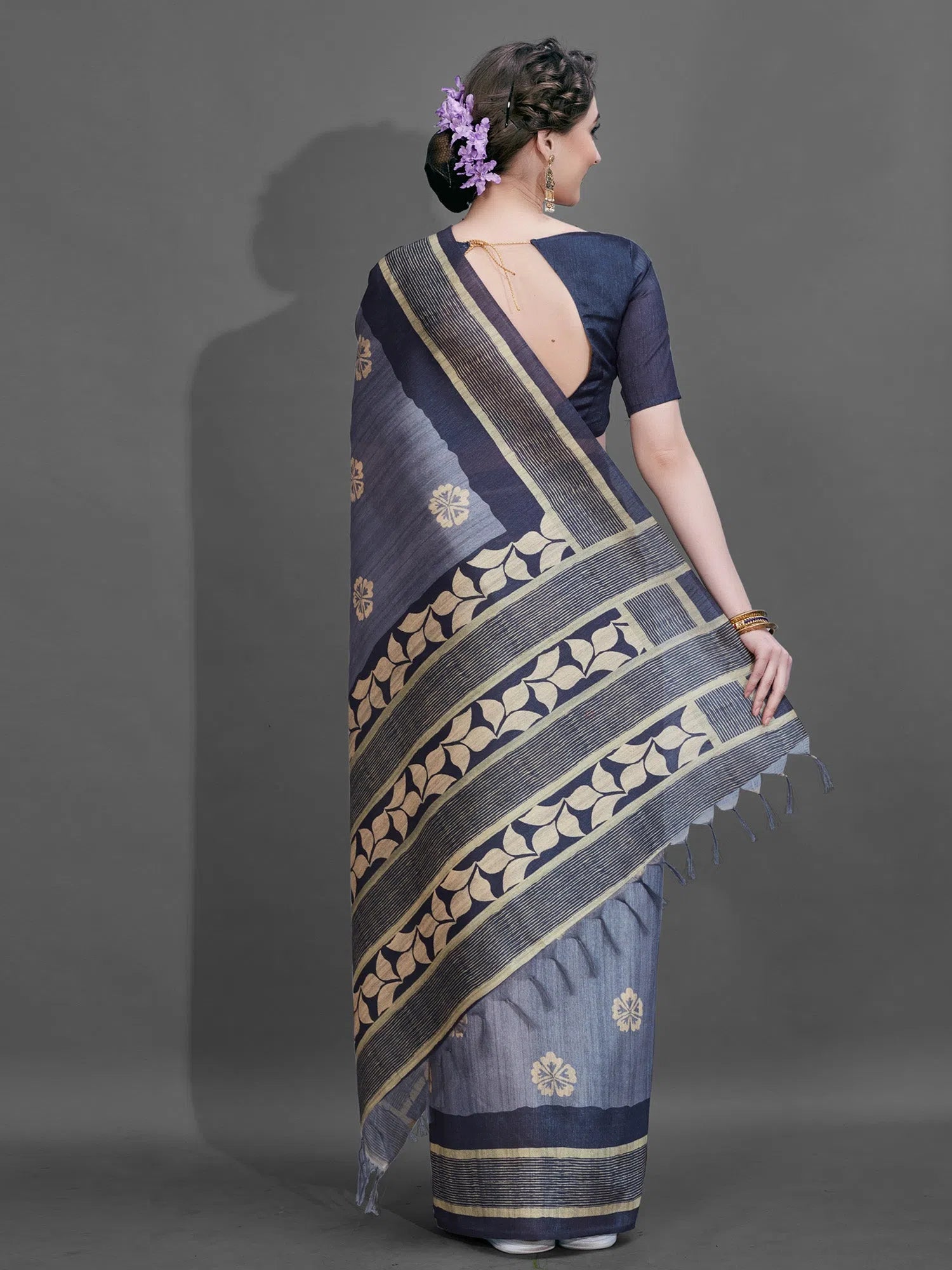 Saree Mall Women's Manipuri Grey Digital Print Designer Saree With Blouse Piece-KLMK12E Feminine Puff Blouse Saree Mall Women's Manipuri Grey Digital Print Designer Saree With Blouse Piece-KLMK12E Feminine Puff Blouse