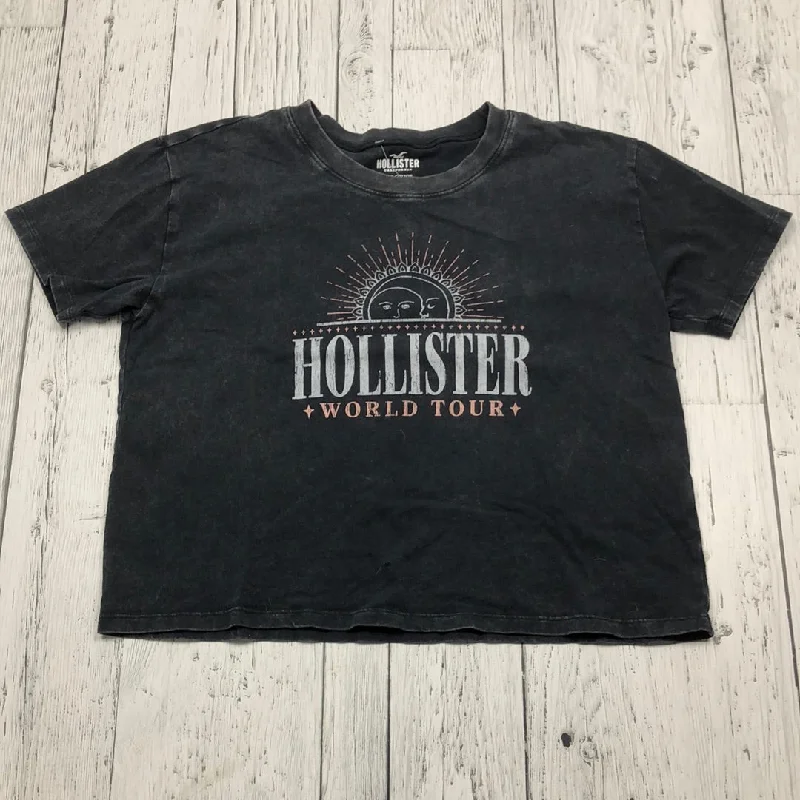Hollister black graphic cropped t-shirt - Hers XS-- Front Pockets Side Pockets Patch Pockets Hollister black graphic cropped t-shirt - Hers XS-- Front Pockets Side Pockets Patch Pockets