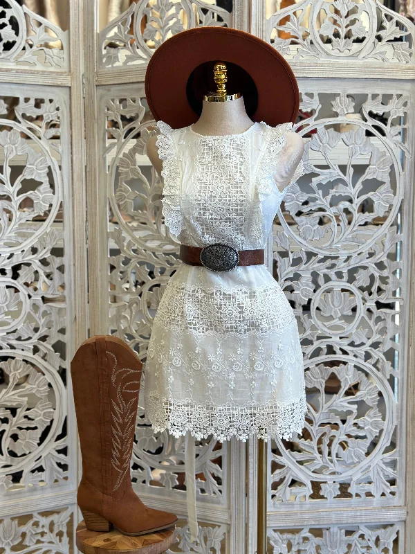 White Lace Ruffle Mini Dress - No Estira, Not Stretchy Classic White Mini Dress