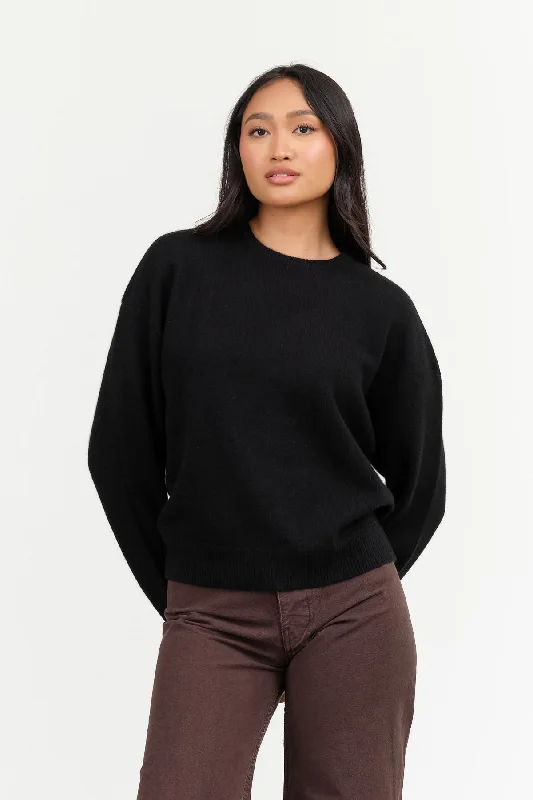 Artemis Sweater in Black Elegant Classic Vintage
